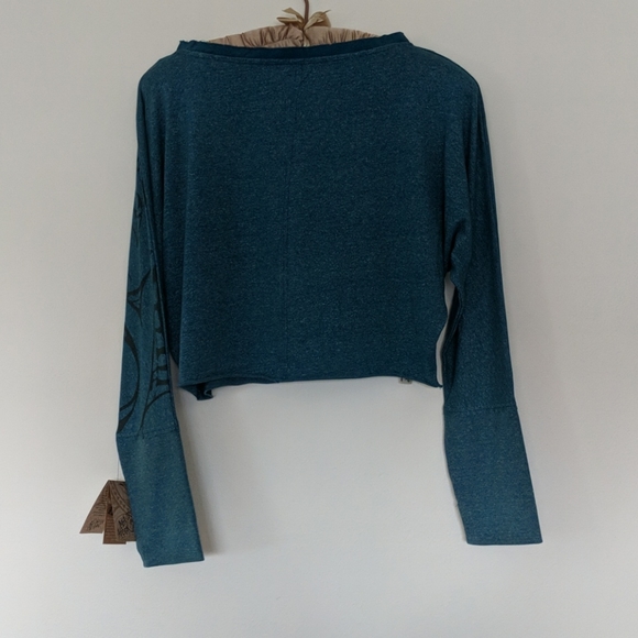 2/$15 Cropped Long sleeve shirt by Maori Hook - Picture 2 of 7